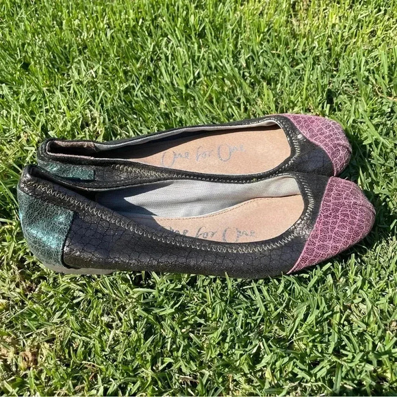 Toms One for One Genuine Leather Color-block Ballet Flats Size 7 - Picture 1 of 12